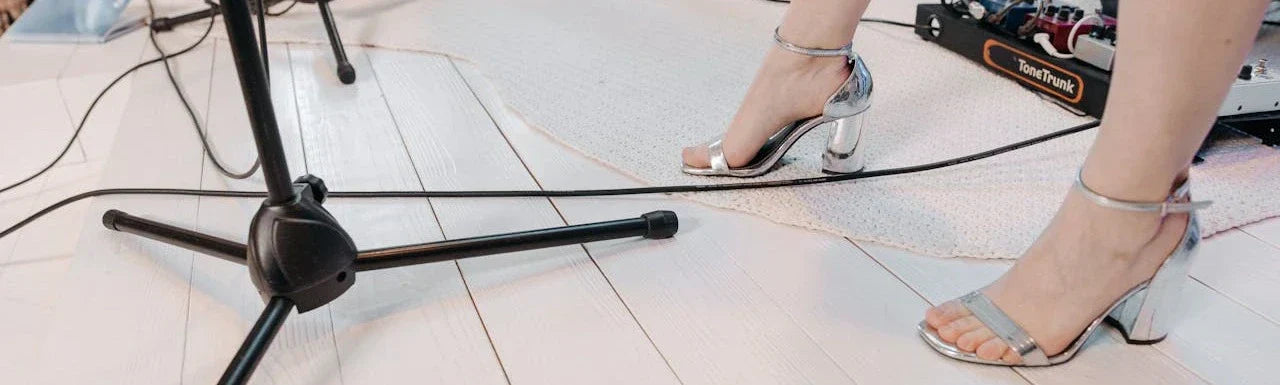 Topuklu Ayakkabının Ses Çıkarmaması İçin Ne Yapılır?