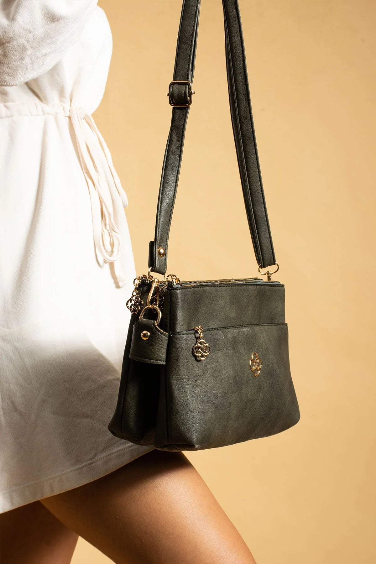Pembe Potin Ayarlanabilir Askılı 3 Bölmeli Fermuarlı Kadın Omuz Çantası BAG4944-23Cilt - 483054387512