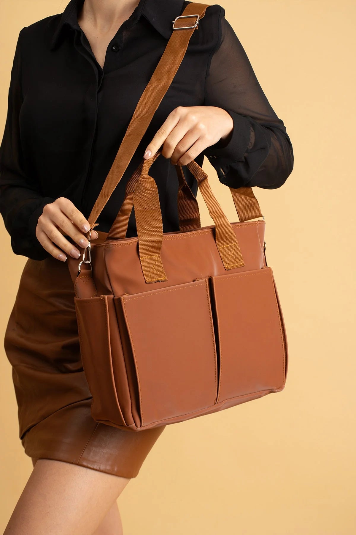 Pembe Potin Büyük Boy Çok Bölmeli Kadın Omuz Çantası BAG4298 - Taba / Standart - 483054387512